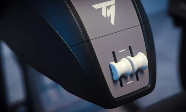 Thrustmaster Civil Aviation (TCA) Yoke Boeing Edition - Spænde - kablet - for PC, Microsoft Xbox One, Microsoft Xbox Series S, Microsoft Xbox Series X