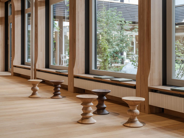 Vitra Stools bijzettafel Model A Chestnut