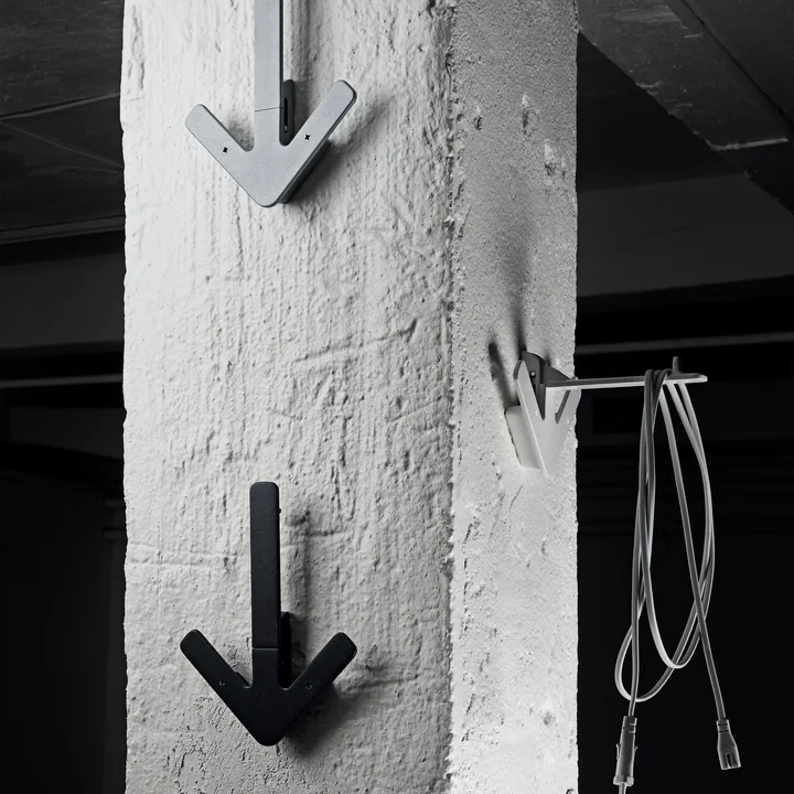 Design House Stockholm - Arrow Hanger Wandhaken, schwarz