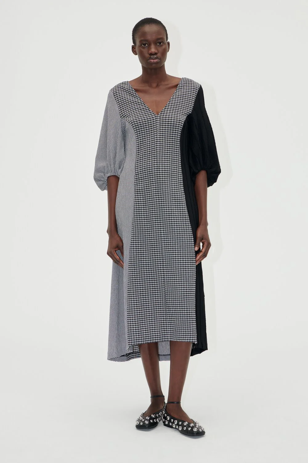 Stine Goya  Tree-quarter Sleeve midi kjole - sort/hvid