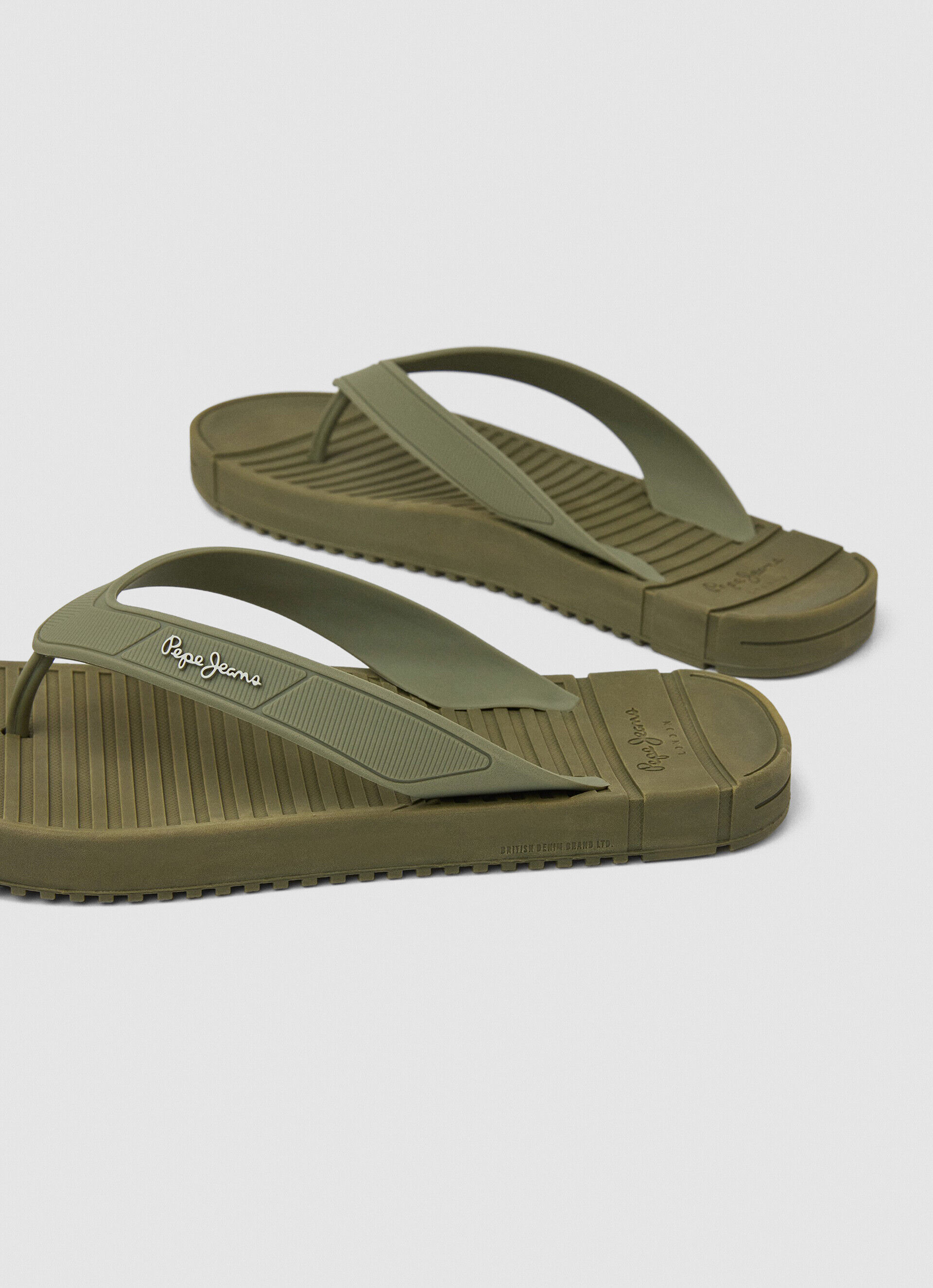 CHANCLAS PLAYA SHORE - army green