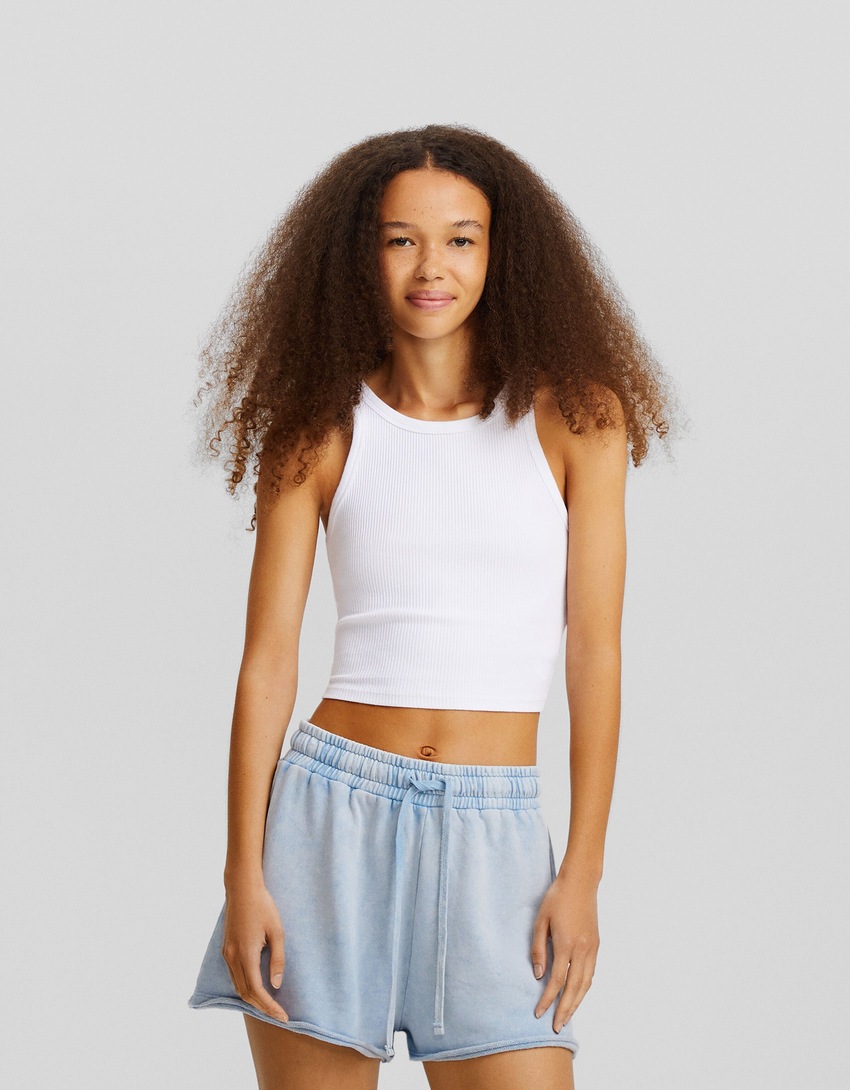 Shorts de pelúcia com efeito desbotado