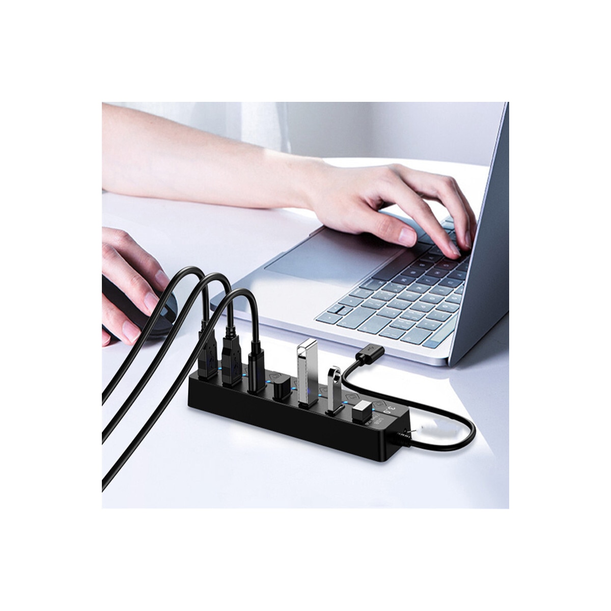 Hub med 7 USB 3.0-utganger, 5 Gbps og individuelle av/på-knapper