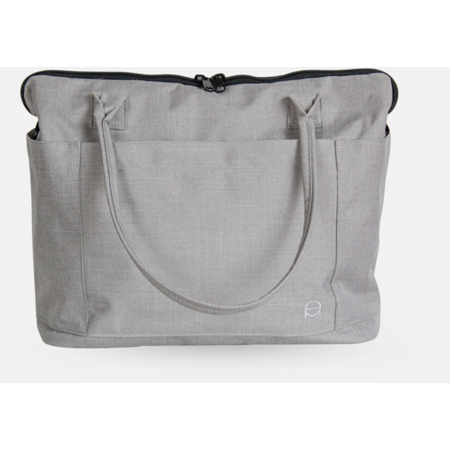 Anna und Oskar Faire Wickeltasche Greta aus recyceltem Material Hellgrau