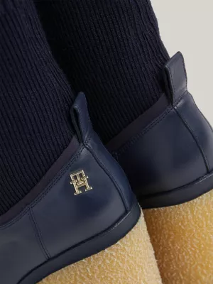 Botas de cano alto com sola de crepe de couro