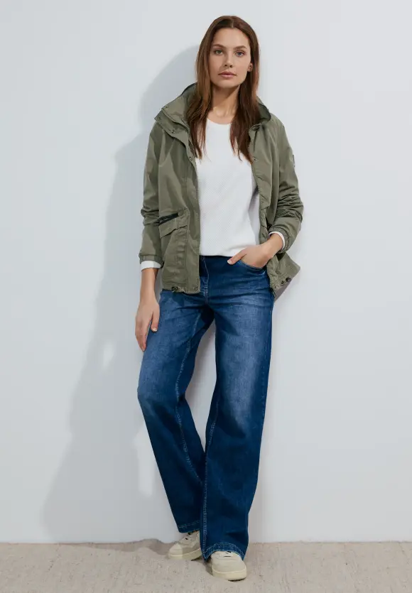 Sportive Übergangsjacke - sporty olive