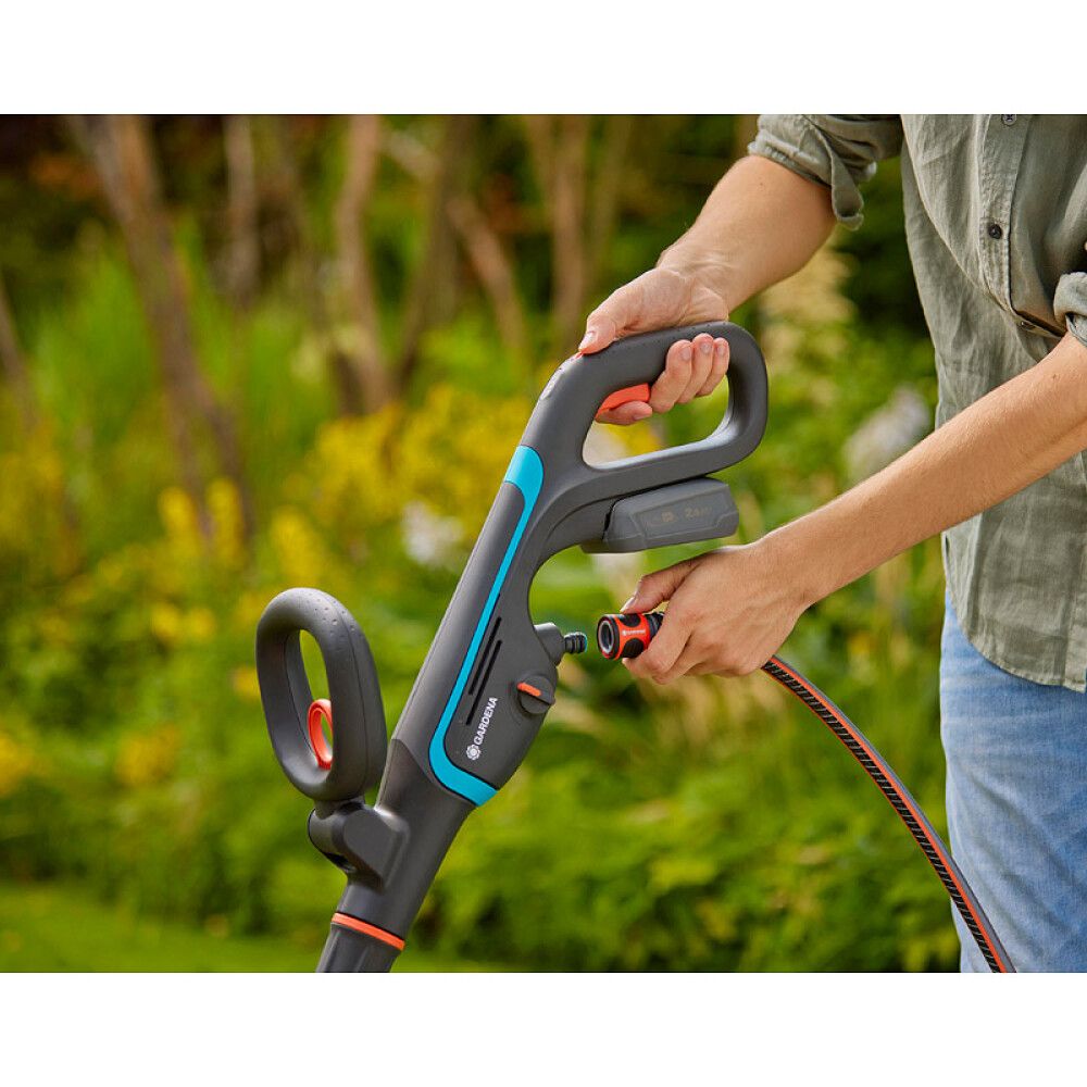BALKONGVASKER GARDENA AQUABRUSH BATTERIDREVEN