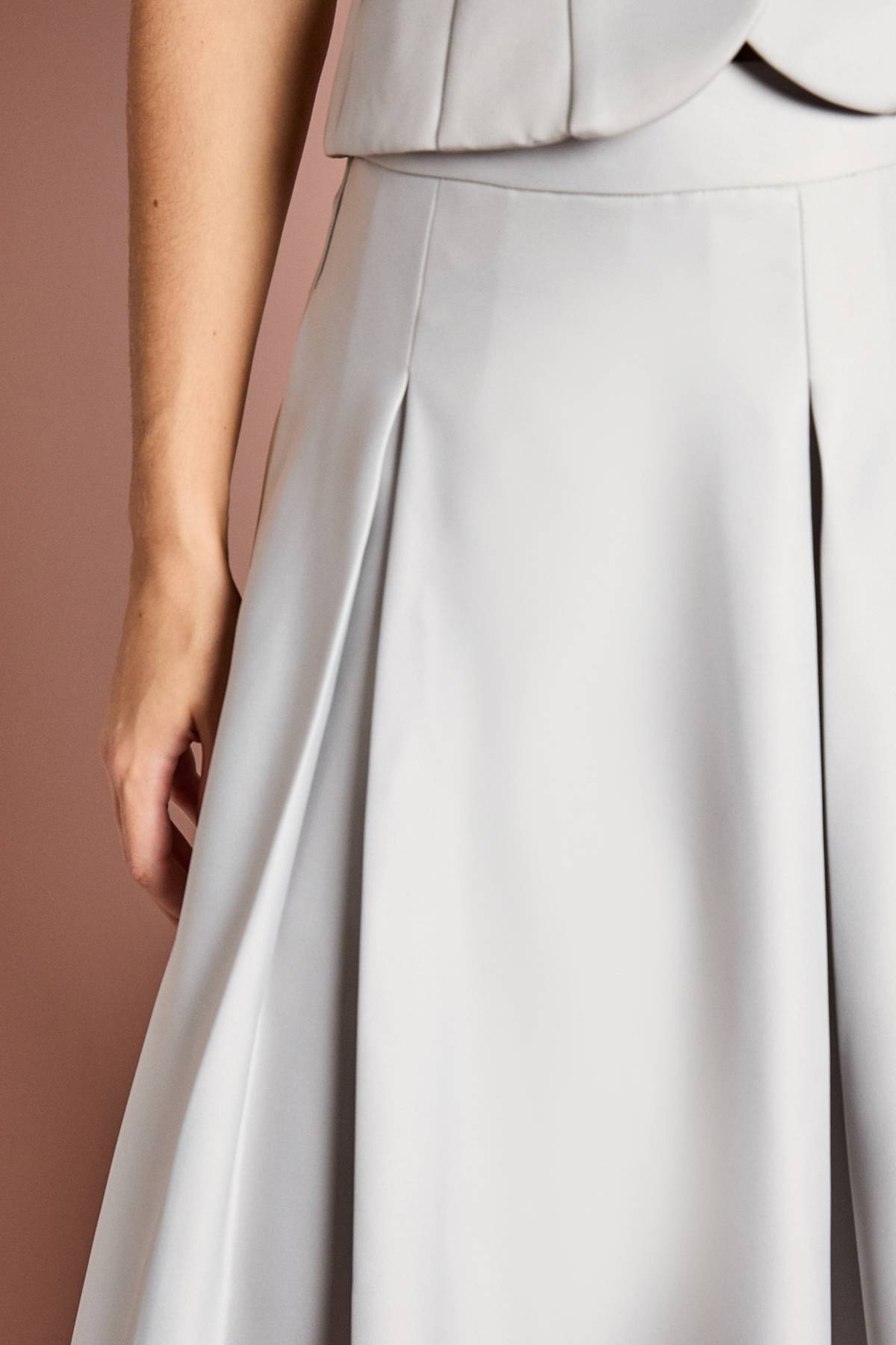 Coast Jupe Midi Évasée en Satin à Plis Devant