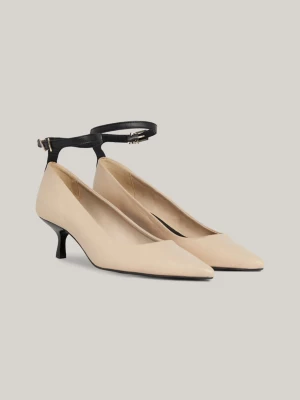 Sapatos de salto baixo de couro com bico fino