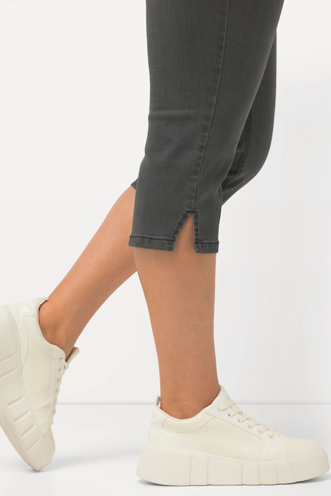 Capri Jeans Sarah, schmale 5-Pocket-Form, Saumschlitz