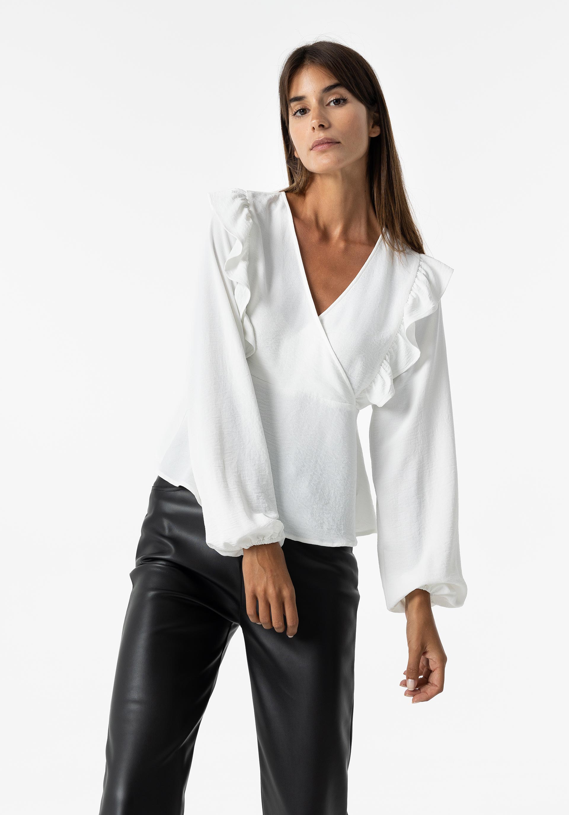 Blusa Efeito Enrugado Cruzada com Folho