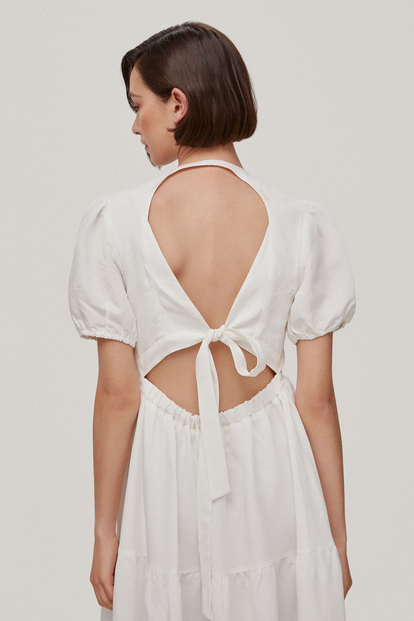 Verônica. Vestido sem costas - Branco