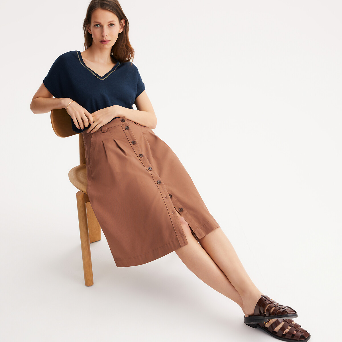 ANNE WEYBURN<br>Saia midi com botões e detalhes em bandeira