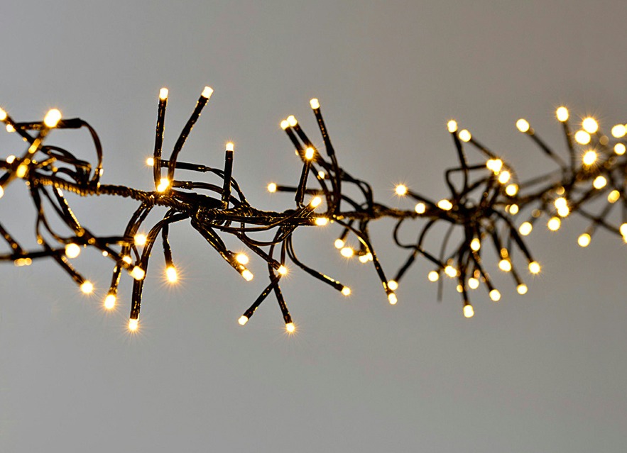 Cluster-LED-Lichterkette mit digitalem Outdoor-Trafo