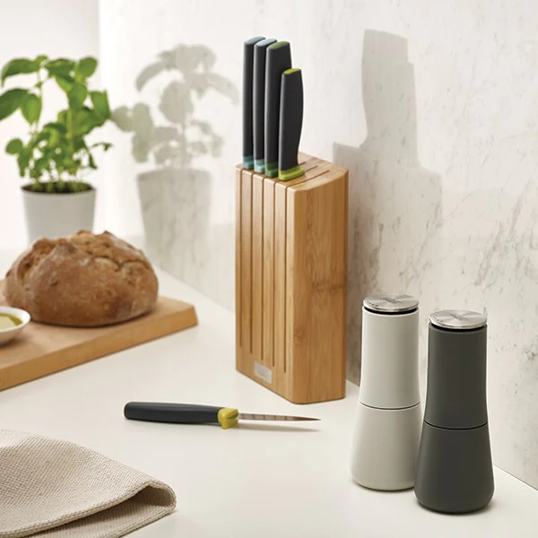 Set de 2 moulins sel et poivre gris blanc Joseph Joseph
