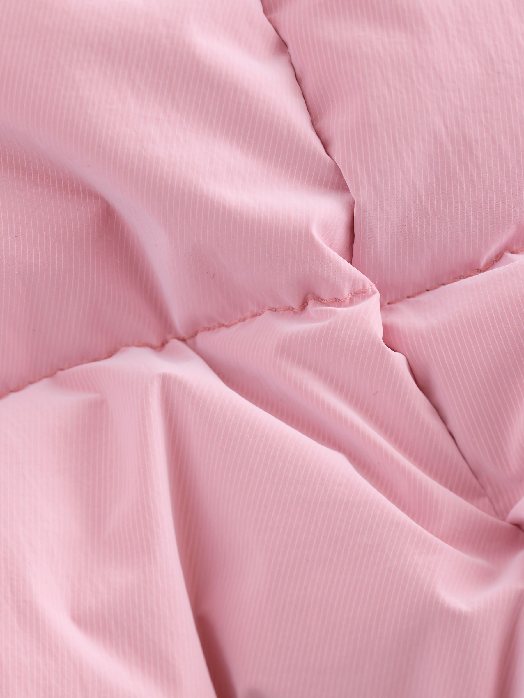 Baker by Ted Baker - Roze, regenbestendige gewatteerde jas met rok en corsage