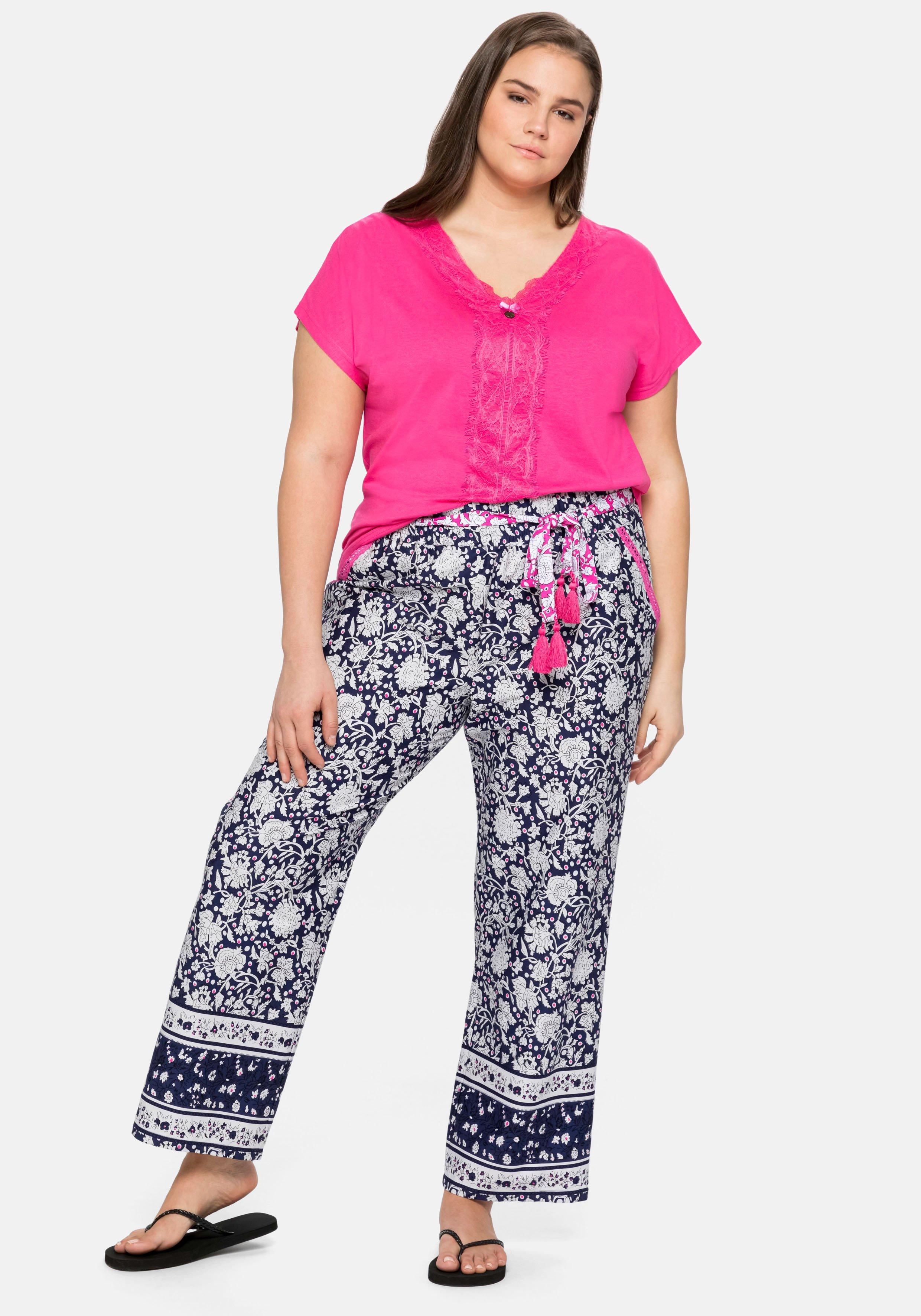 Lounge-Hose mit Blumendruck und Gürtel