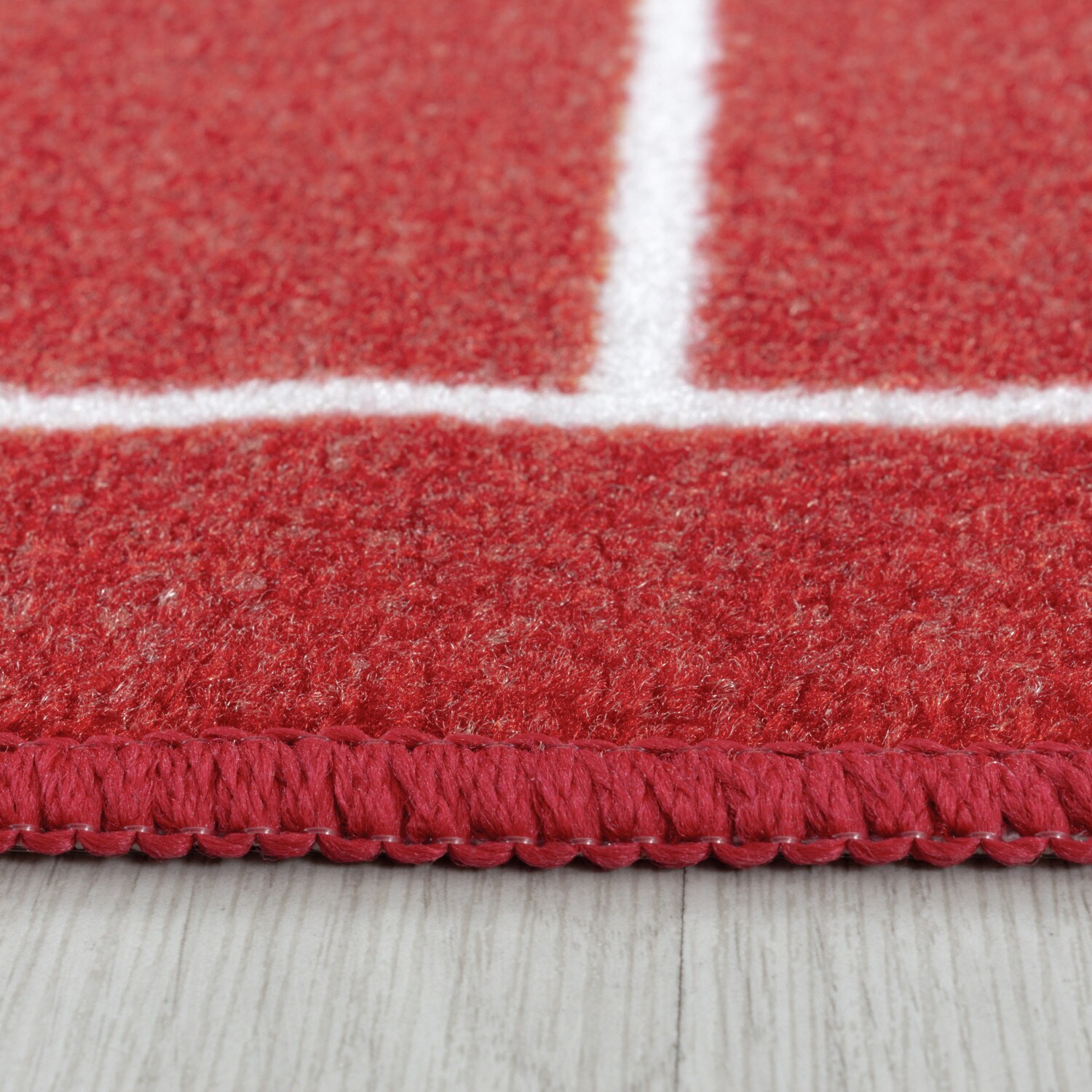 Kinderteppich Fußball, Fußballfeld mit Flaggen Motiv, Höhe 9 mm Ökotex Standard