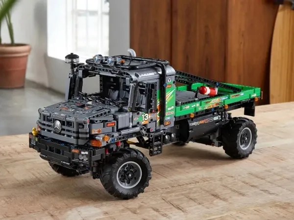 LEGO Technic 42129 Firhjulstrukket Mercedes-Benz Zetros offroadtruck