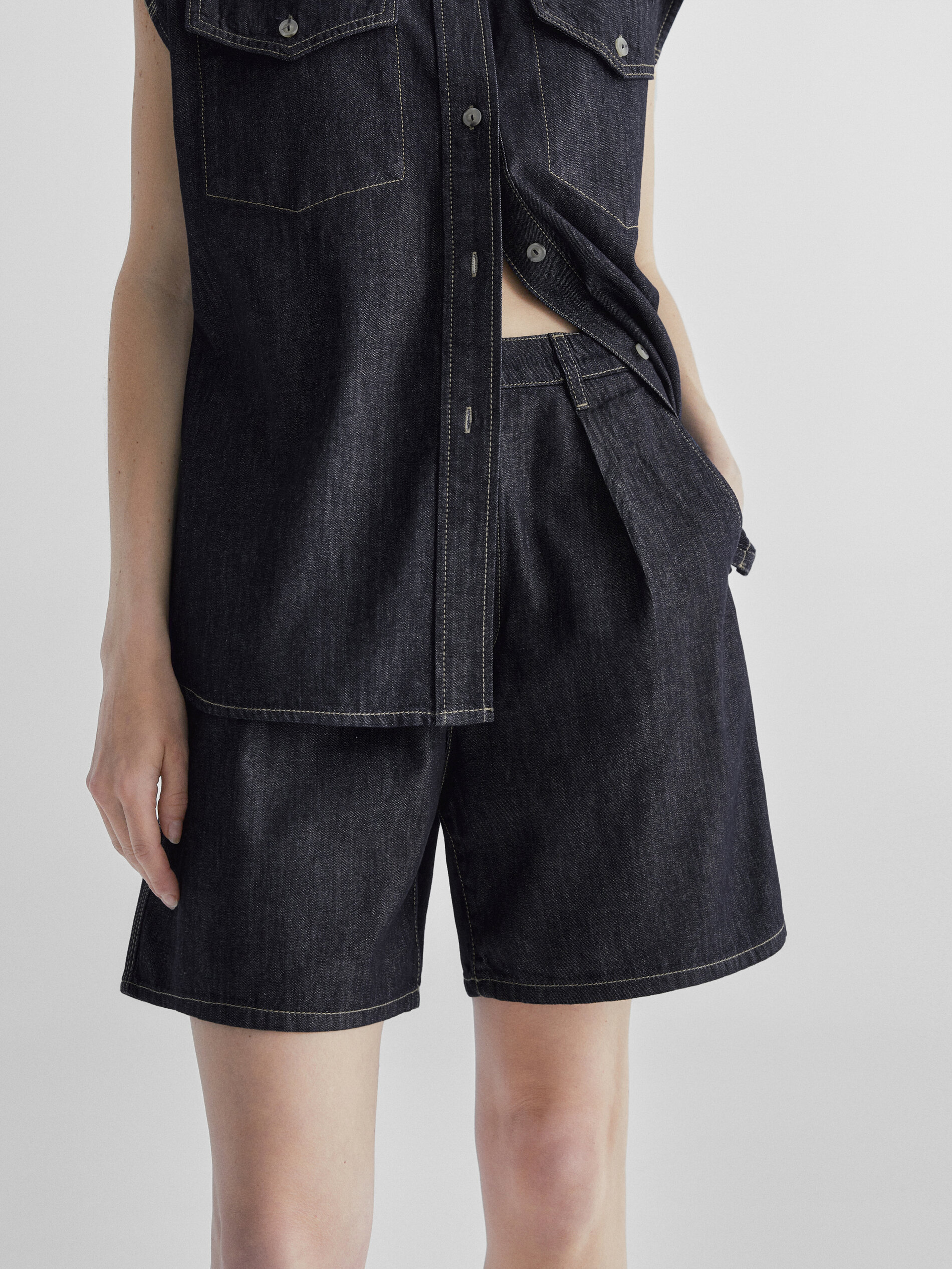 Shorts jeans plissados de cintura alta - AZUL ESCURO