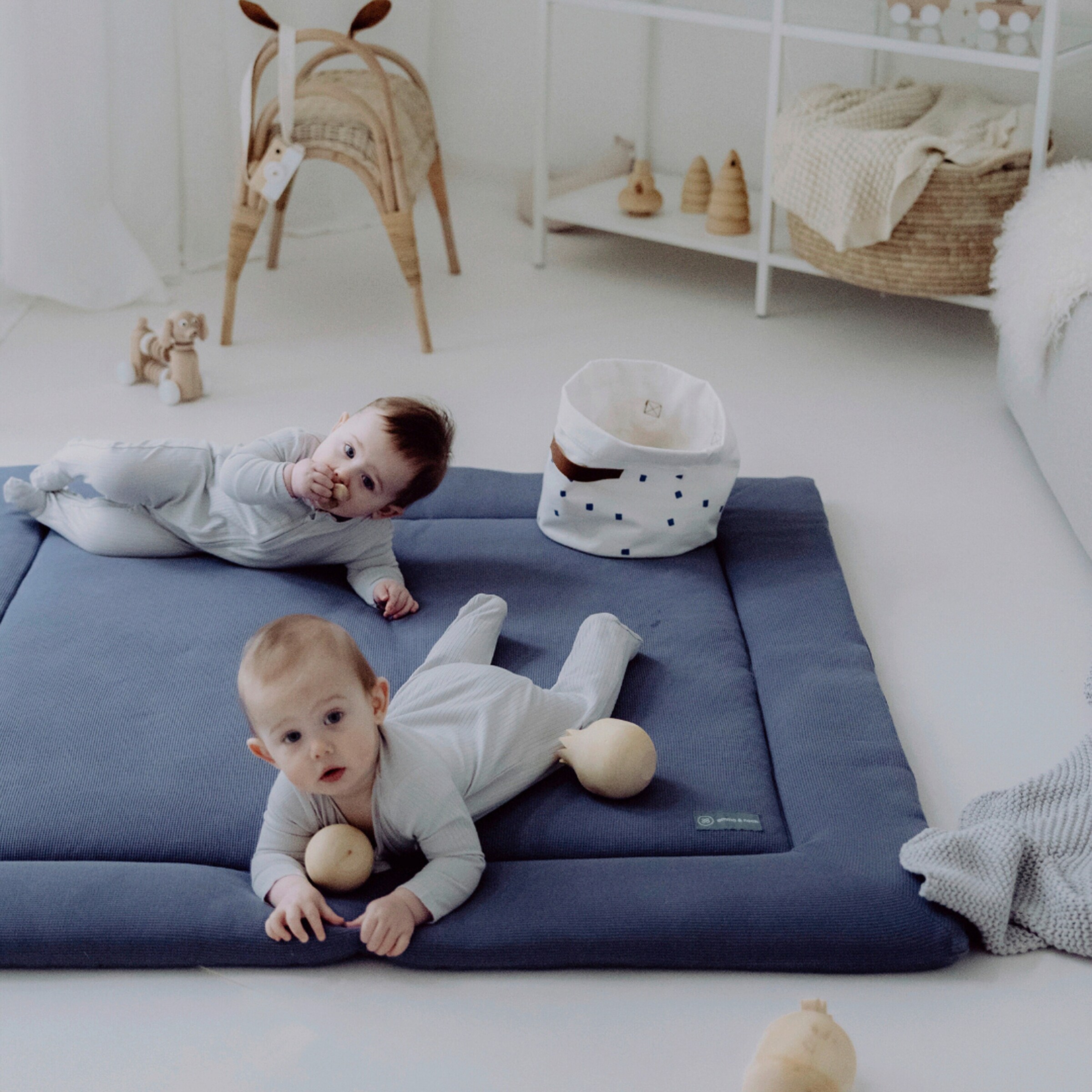 emma & noah Krabbeldecke Mini Piqué 120x120 cm Essential Blau