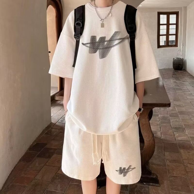 Kantereld - Set: T-shirt met korte mouwen, ronde hals en belettering + shorts met middelhoge taille