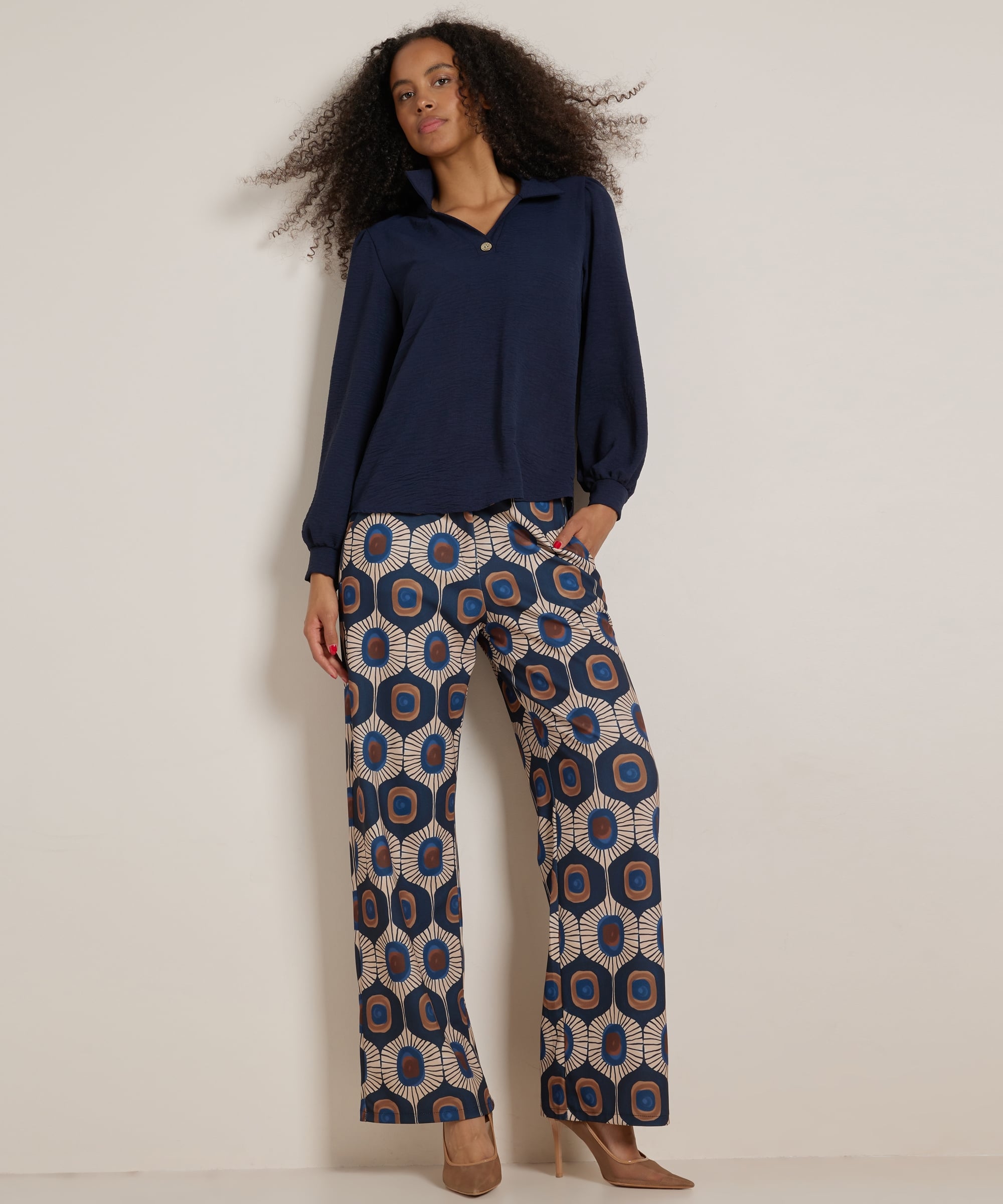 v-hals top met knoop