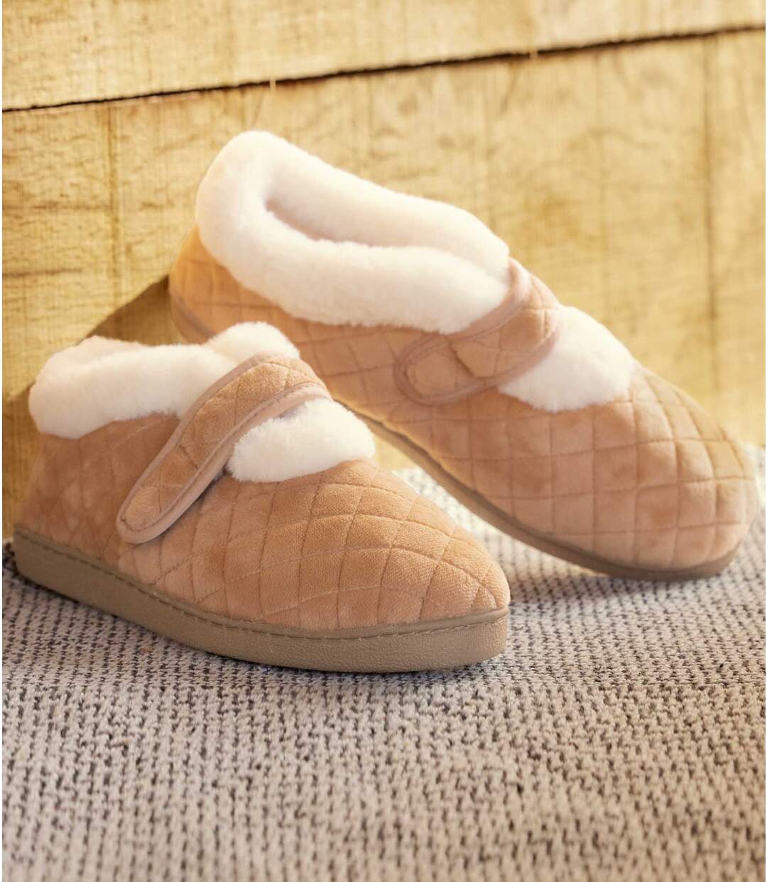 Chaussons Scratchés Velours et Fausse Fourrure