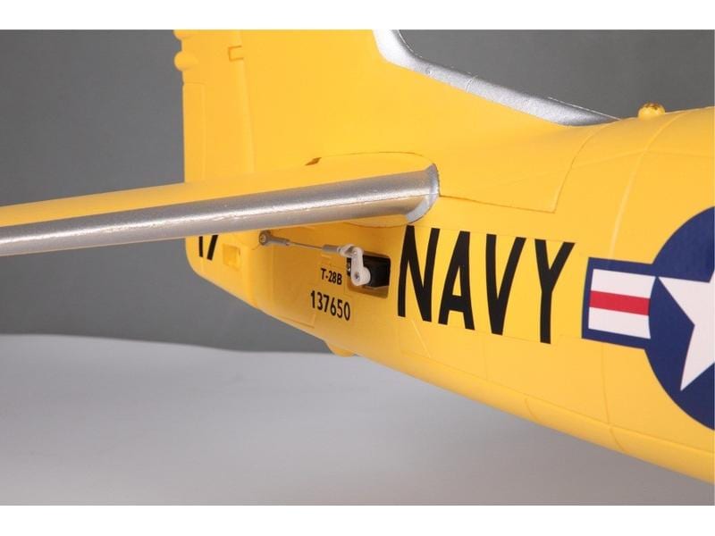 FMS Warbird Trojan T-28D V4 1400 mm, gelb PNP Detaillierter Scale Warbird mit elektrischem Einziehfahrwerk