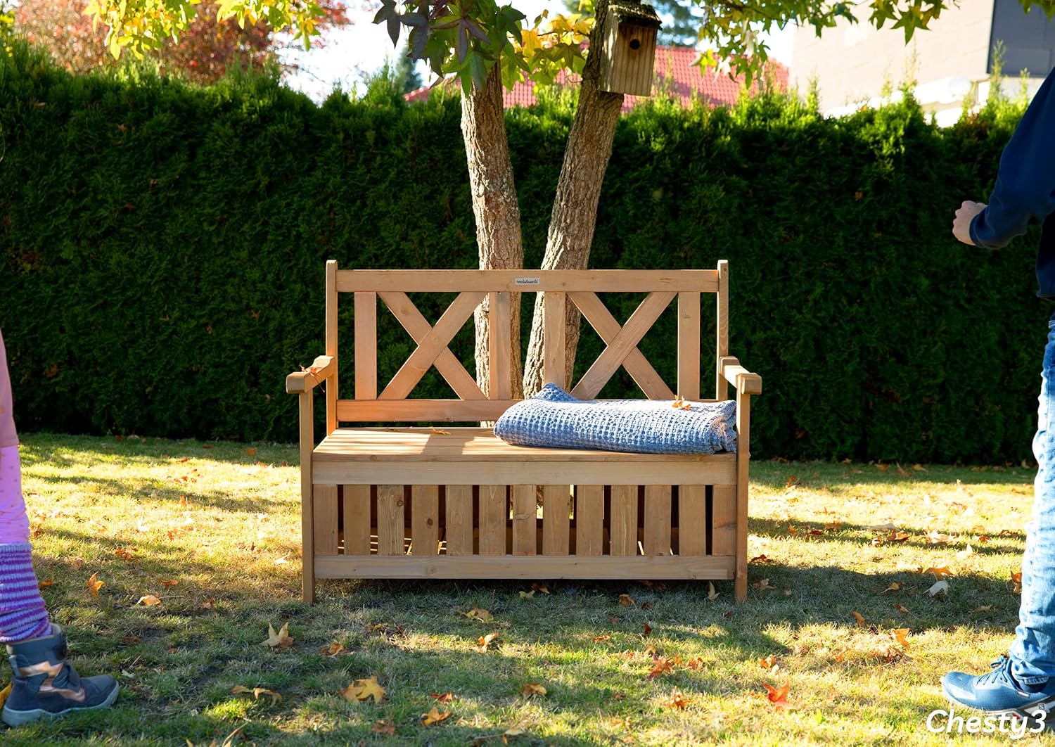 needs&wants für Dich NEU Holz-Gartenbank mit Stauraum und Abdeckung (Oxford 600D) sucht neues zuhause.