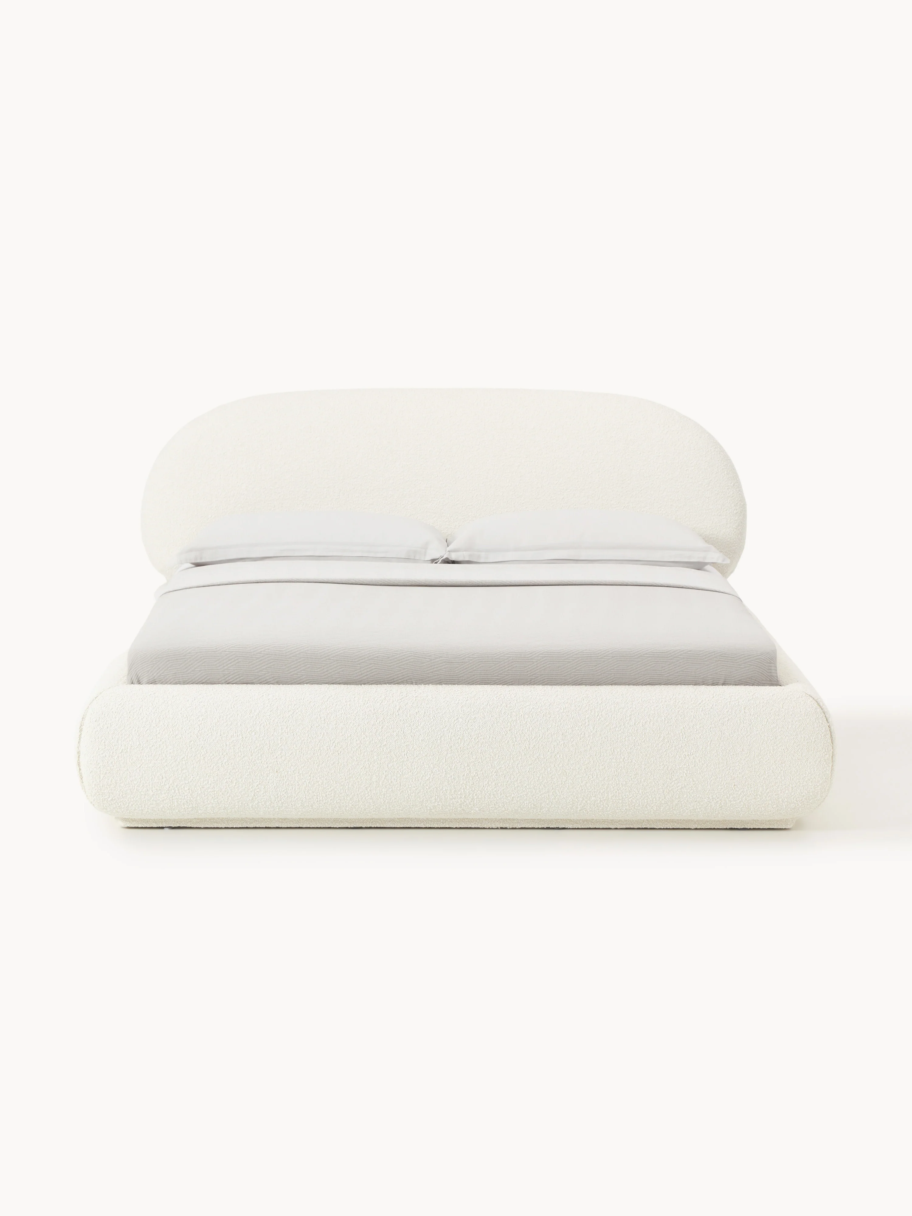 Bouclé gestoffeerd bed Alba