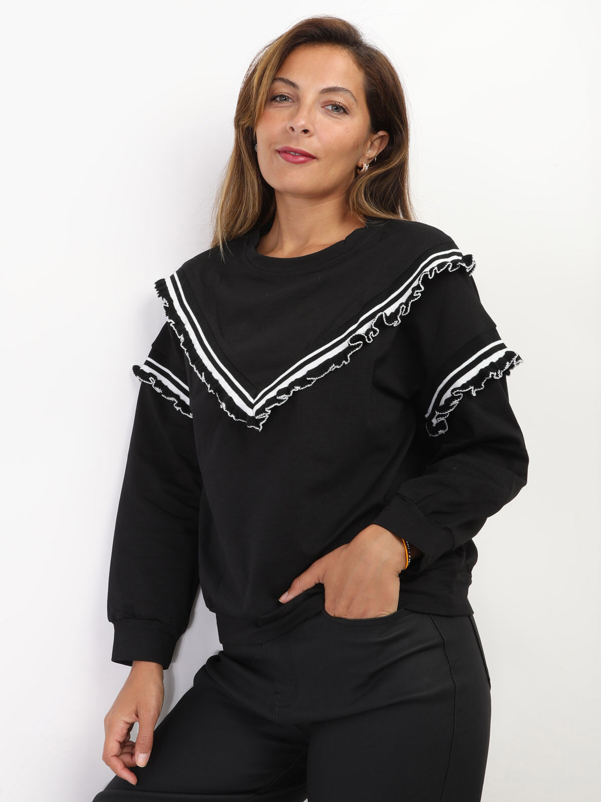 Sweat-shirt à volants contrastants- Noir