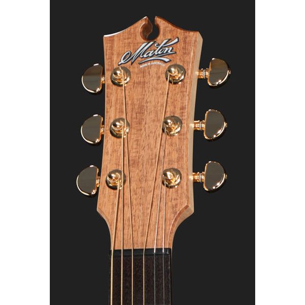 Maton EBG808A w/ Case