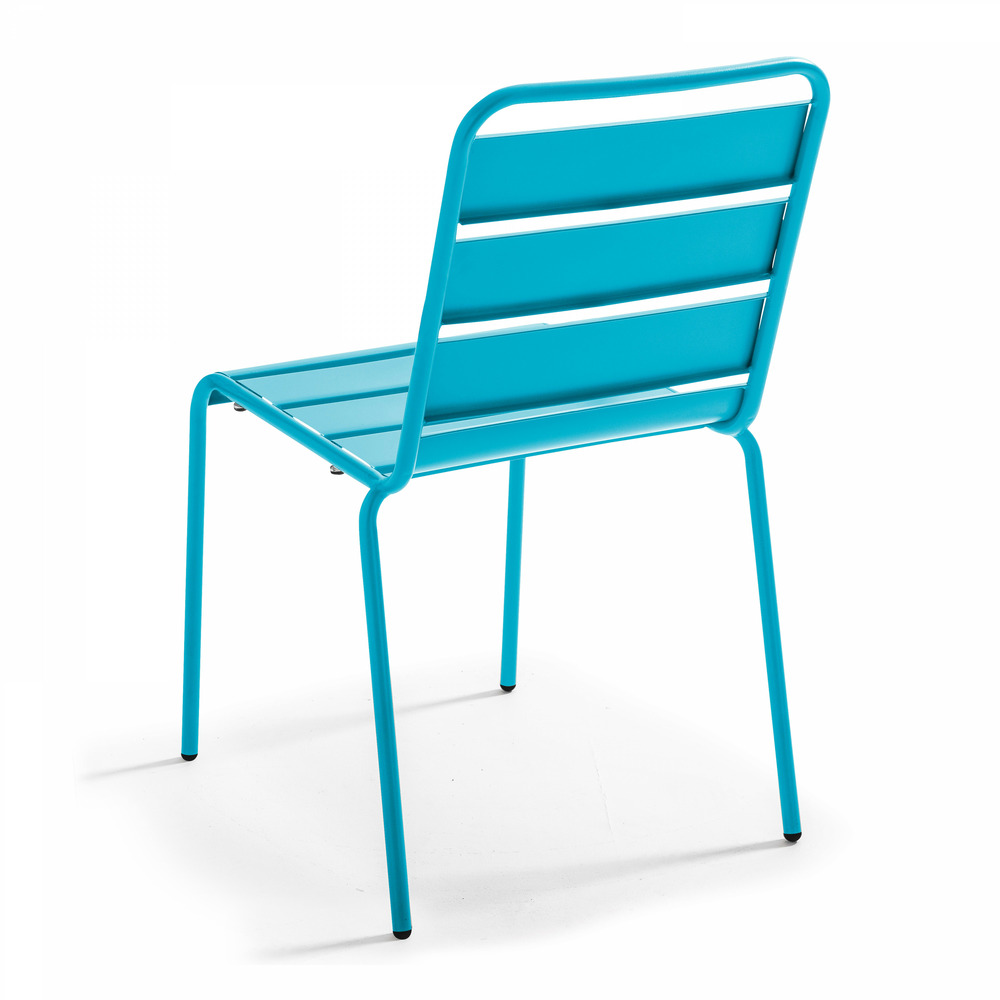 Chaise en métal bleu