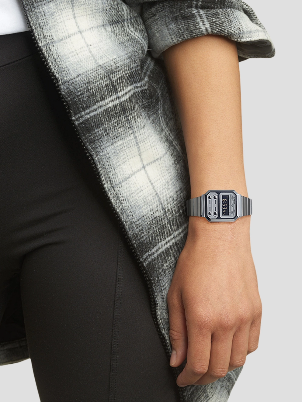 Casio A100WE-7BEF Watch silber