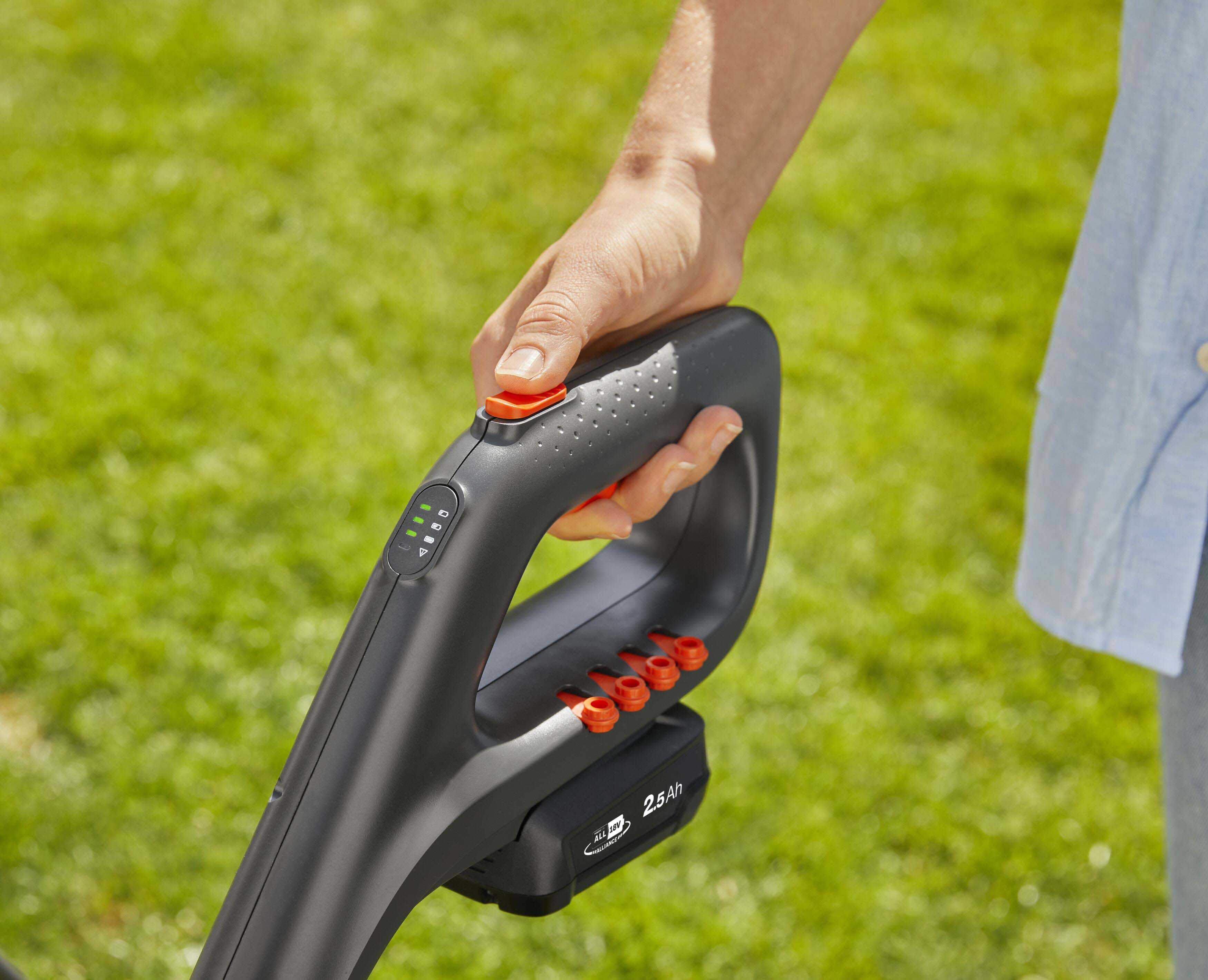 GARDENA ComfortCut 23/18V P4A set (incl. accu en lader) - Accu-trimmer - 23cm