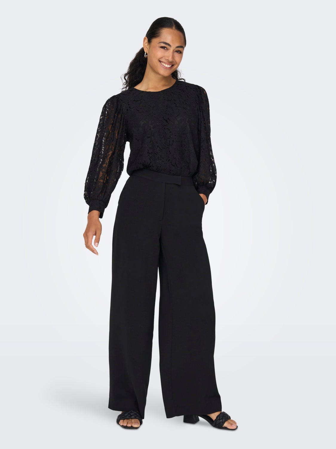 ONLYRSA Top Black