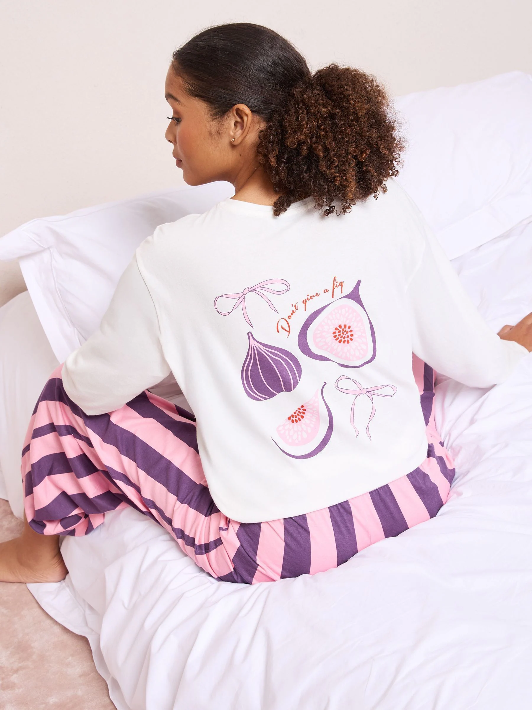 Friends Like These Don’t Give A Fig Long Sleeve Pyjamas