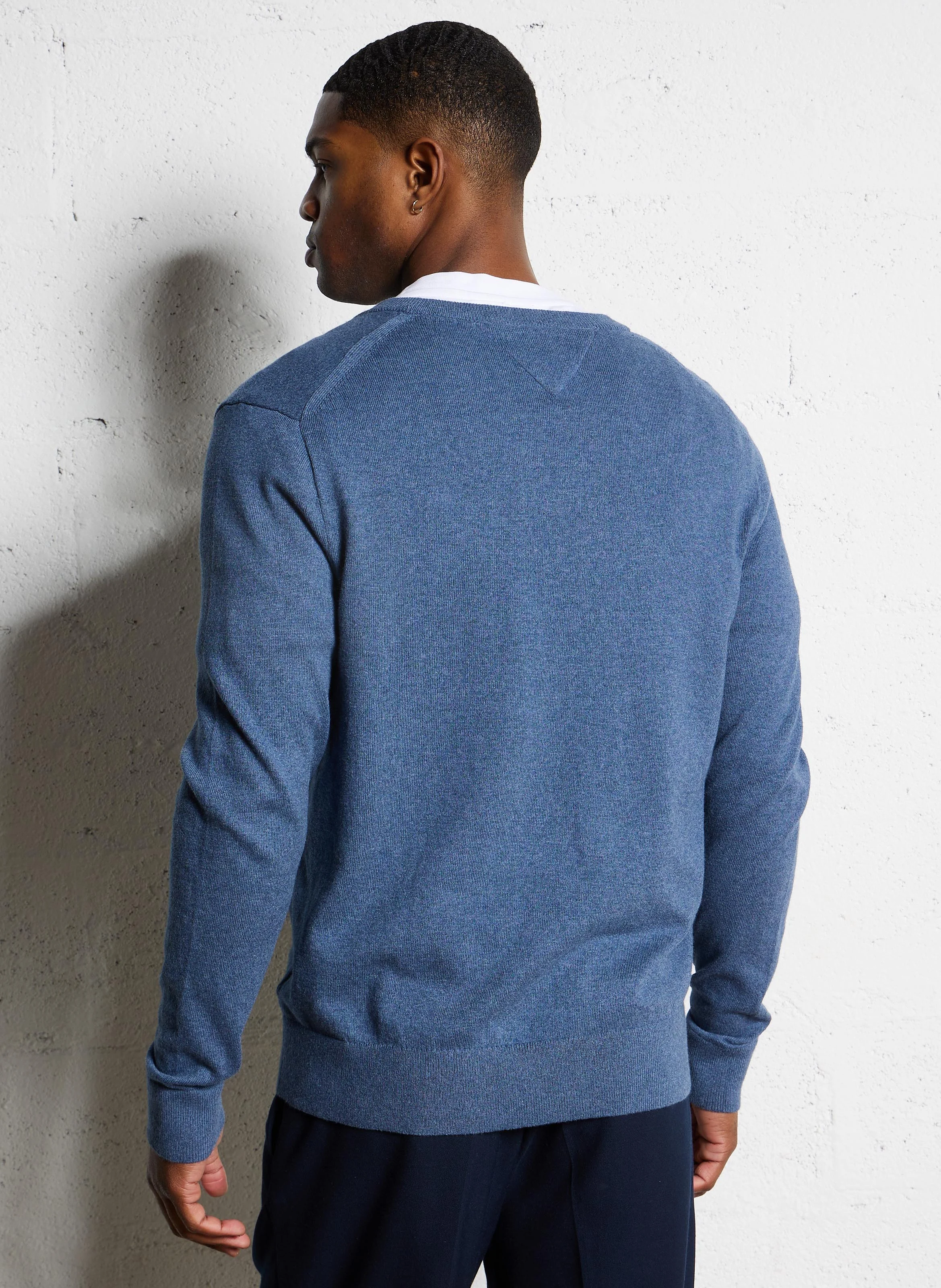 Pull col V regular-fit en coton bio mélangé| Bleu