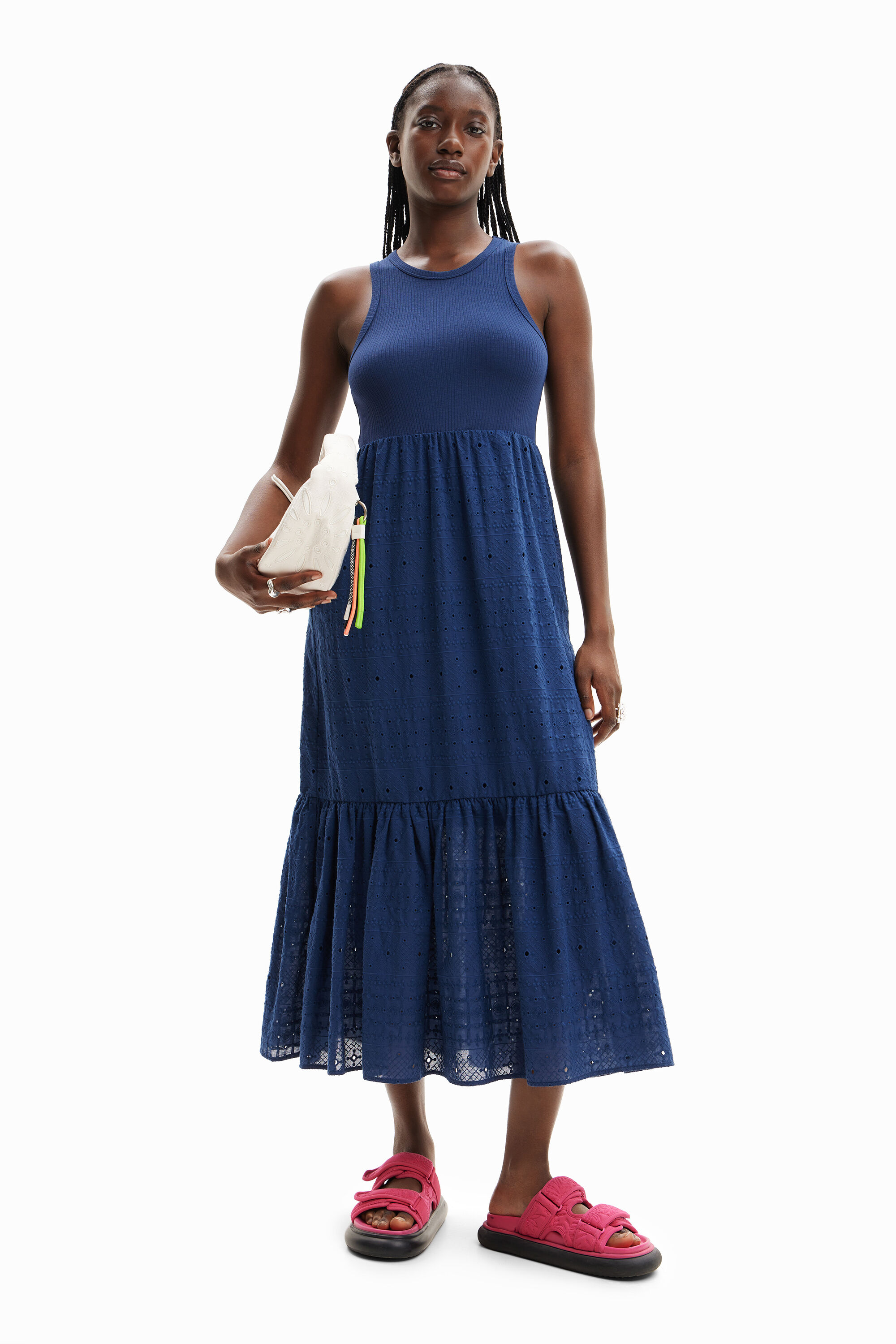 Robe longue combinée brodée