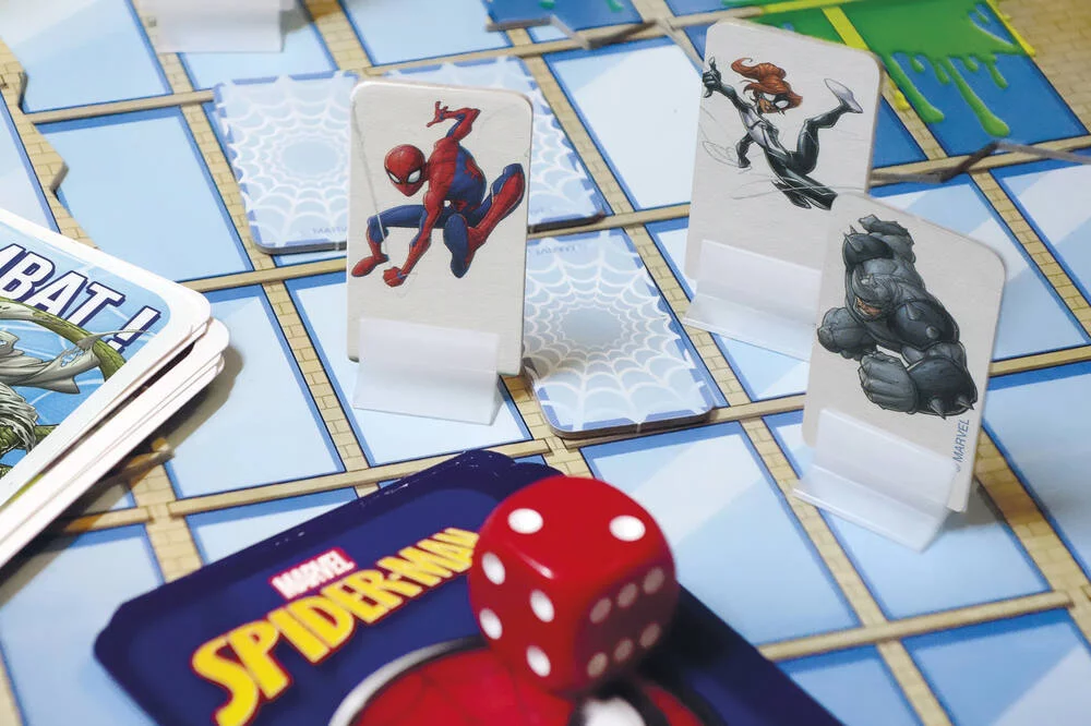 SPIDERMAN - BATAILLE AU SOMMET - JEU DE PLATEAU