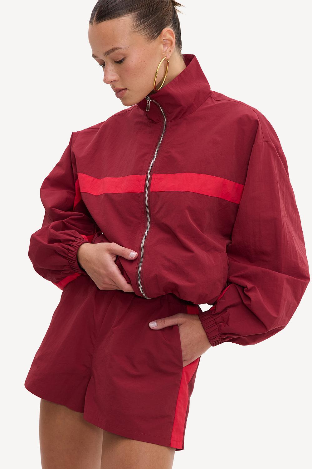 PATTERN PLAY - RED DARK
