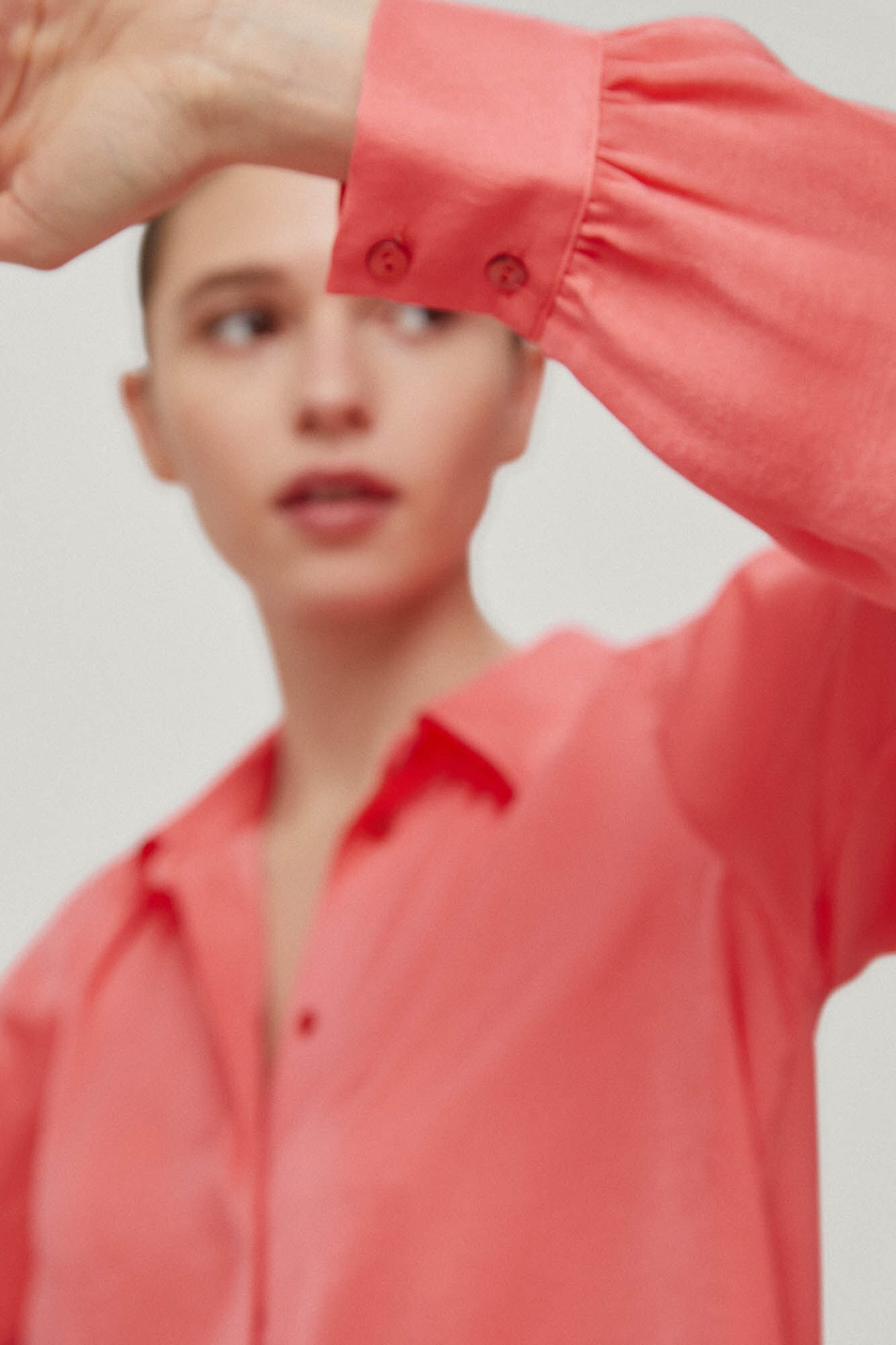 Blusa camisa de cetim - Coral