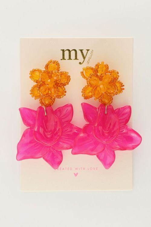 Island oorhangers met oranje en roze bloem