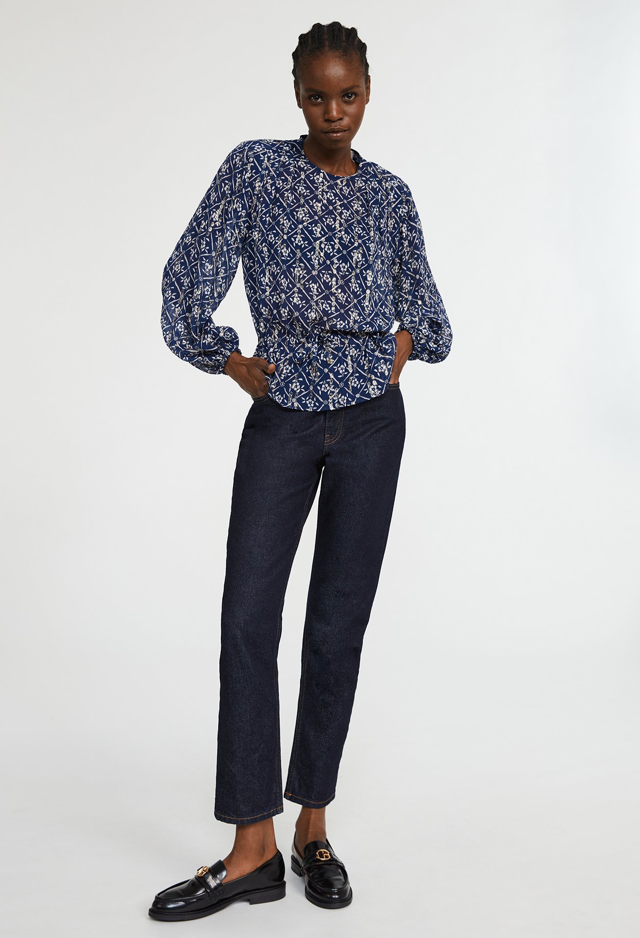 Blouse &agrave; motifs fleuris