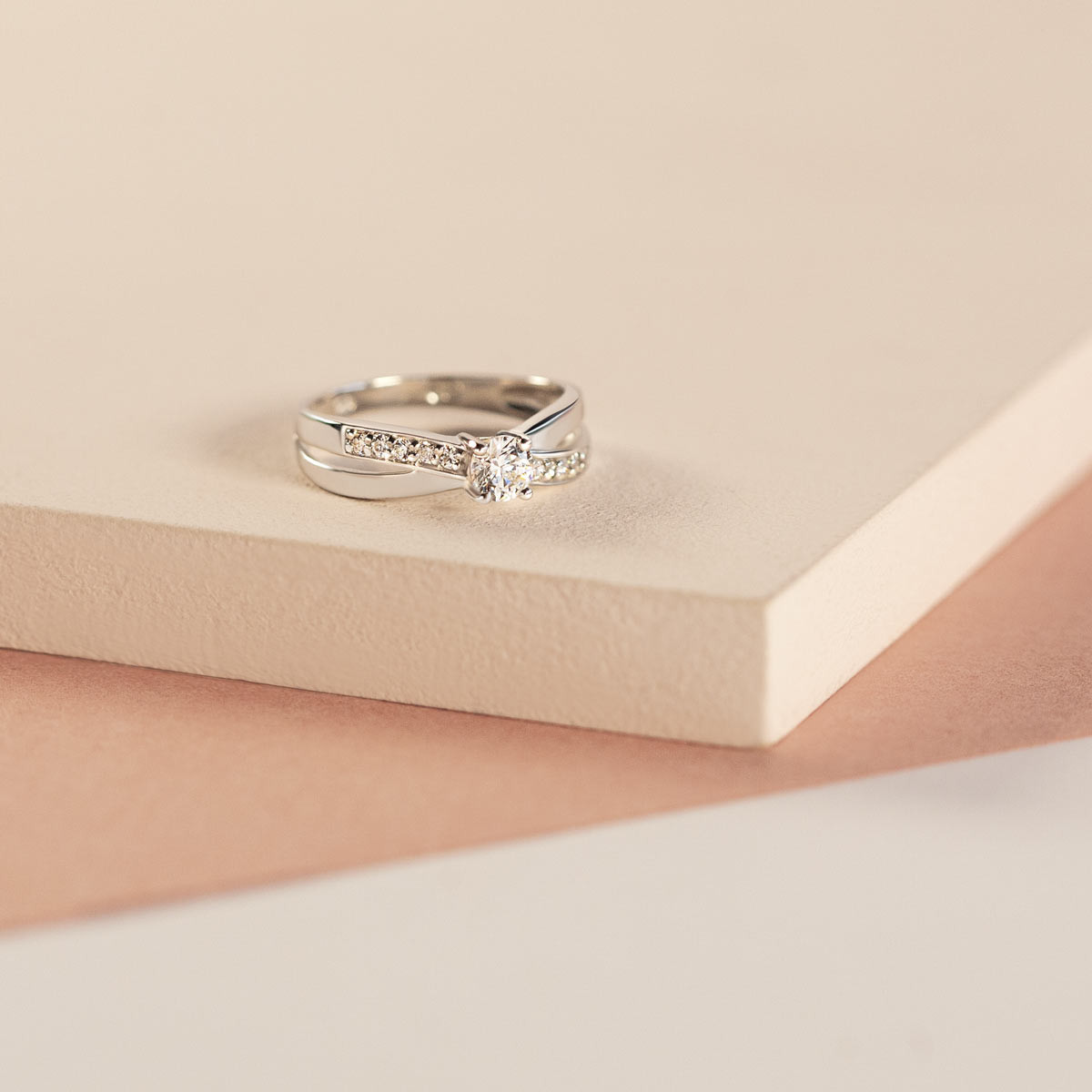 Bague argent 925 croisée zirconias