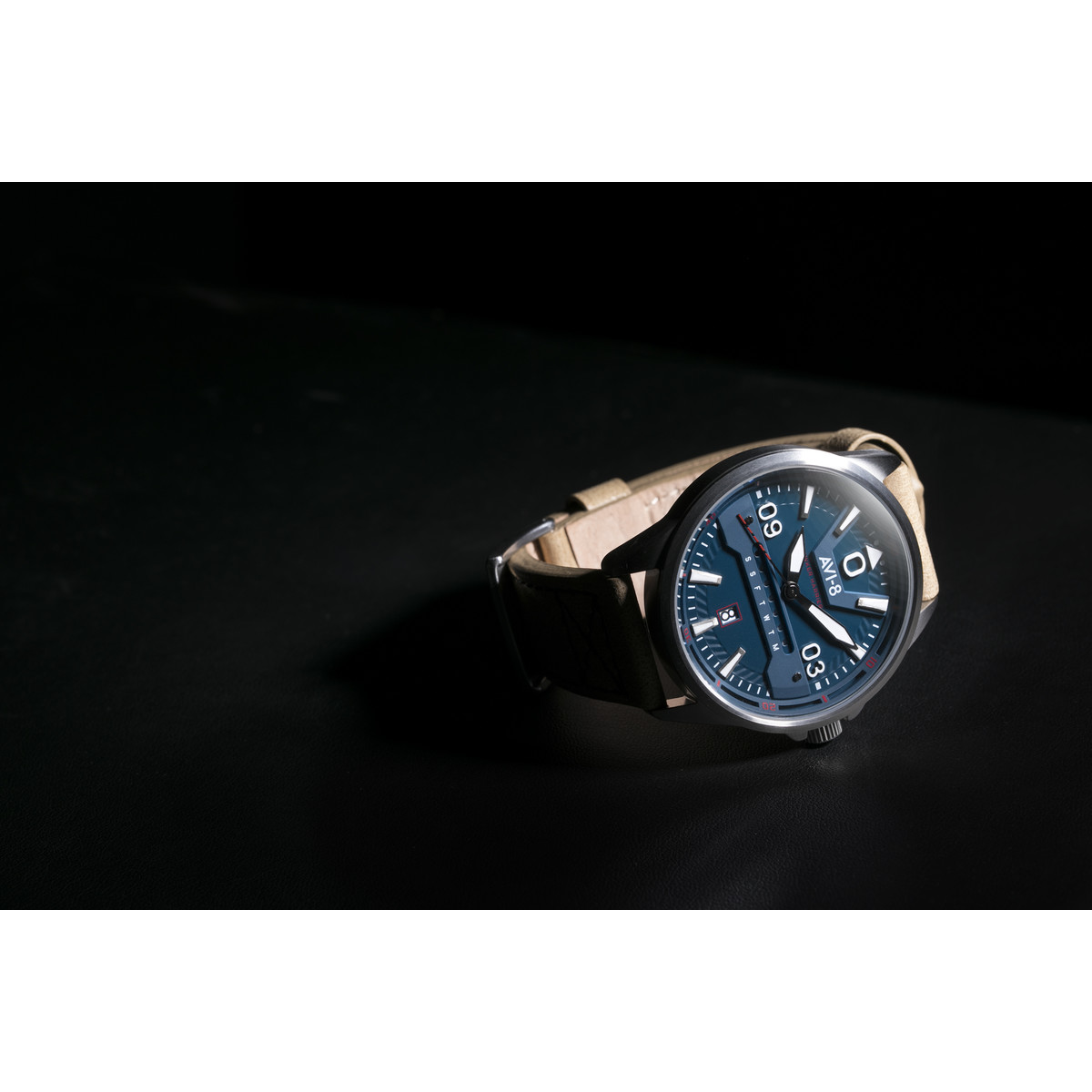 Montre AVI-8 homme acier cuir beige