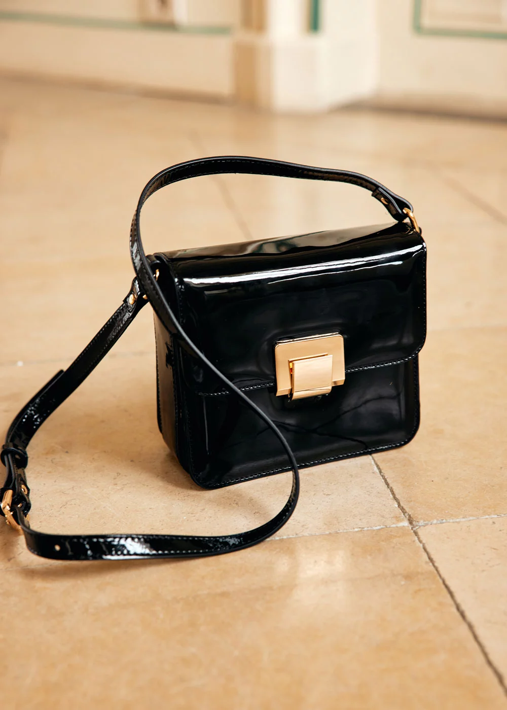 SAC PAOLA VERNIS NOIR