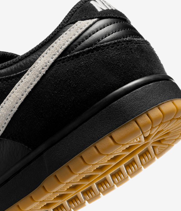 Nike SB Dunk Low Pro Schuh (black white black gum)