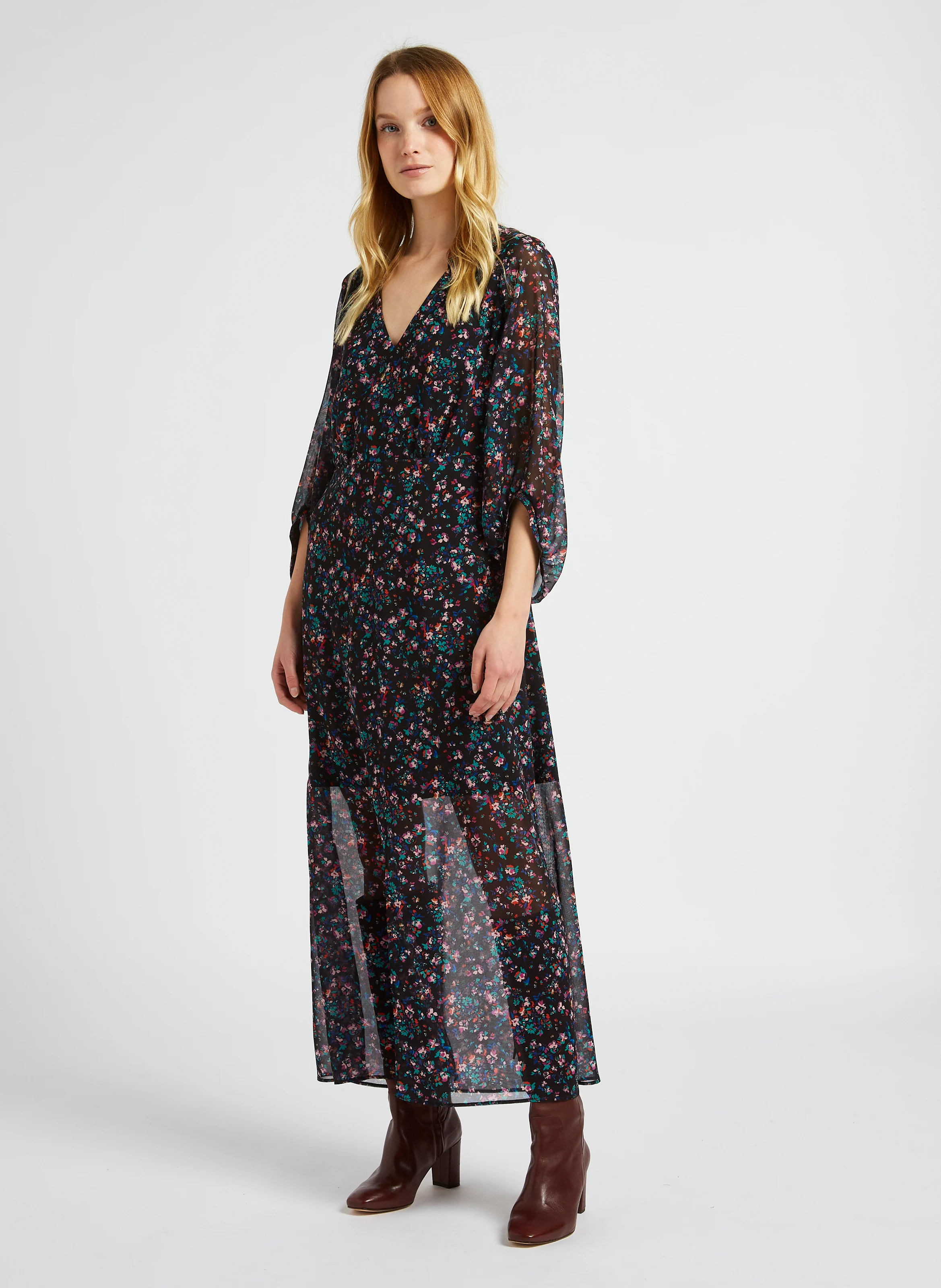 ROMEA - Robe longue évasée à col V | Noir